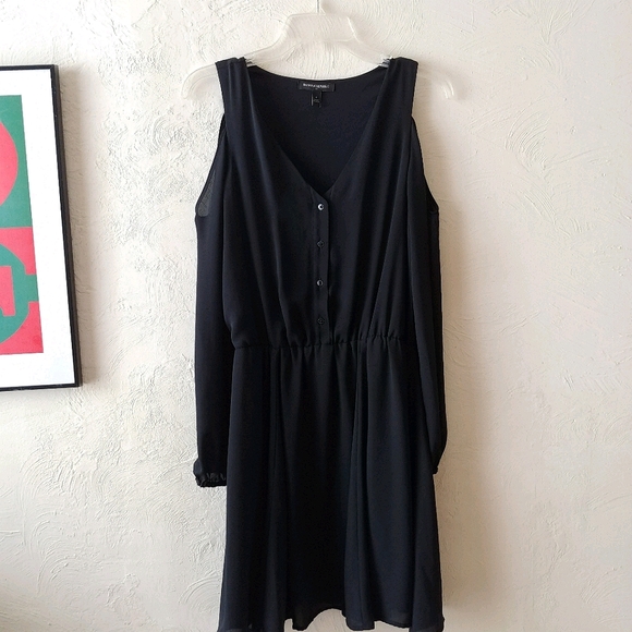 Cold-shoulder button-up long-sleeve dress - Picture 1 of 8
